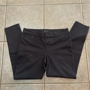 Old Navy Mid-Rise Pixie Pant in Gray